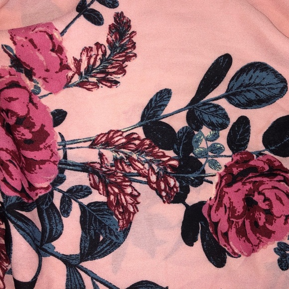 CHARLOTTE RUSSE Pink floral off shoulder crop top - Picture 4 of 4